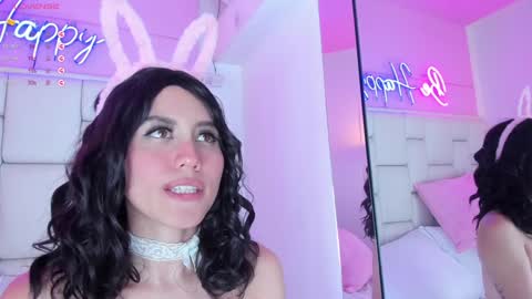 Snapshot of violettharous chatting on January 4, 10:27 am VioletthaRous online show from January 4, 10:27 am