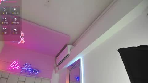 Snapshot of violettharous chatting on February 16, 4:09 am VioletthaRous online show from February 16, 4:09 am