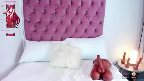 Snapshot of violettharous chatting on March 7, 11:27 pm VioletthaRous online show from March 7, 11:27 pm