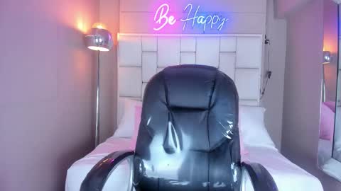 Snapshot of violettharous chatting on September 30, 11:10 pm VioletthaRous online show from September 30, 11:10 pm