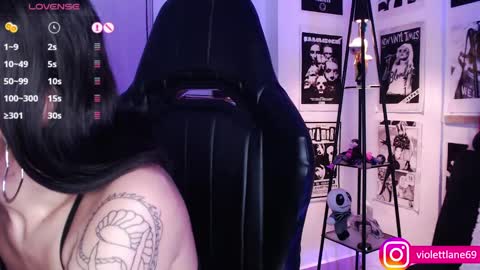 Snapshot of violettlane chatting on December 5, 3:15 am Violeta online show from December 5, 3:15 am