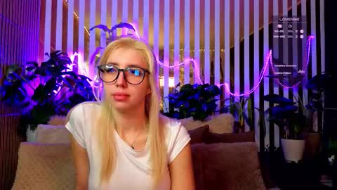 Violetta online show from December 16, 9:42 pm