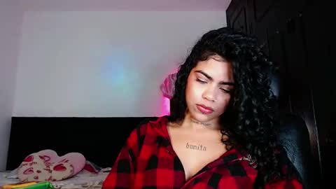 Snapshot of violetwitch05 chatting on September 26, 5:55 am Violet online show from September 26, 5:55 am