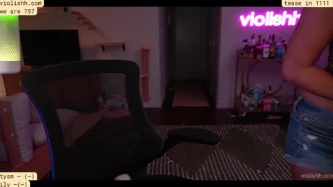 follow me on twitter violishh and ig violishh  online show from September 13, 1:16 am