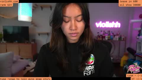 follow me on twitter violishh and ig violishh  online show from November 20, 8:41 pm