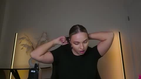 Violla online show from November 25, 5:40 am