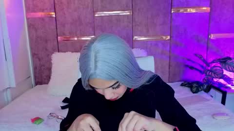 Snapshot of viollettebylyly chatting on October 8, 12:14 pm viollettebylyly online show from October 8, 12:14 pm