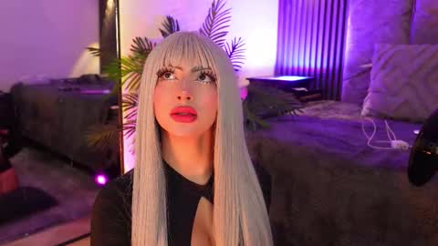 viollettebylyly online show from February 25, 12:37 pm