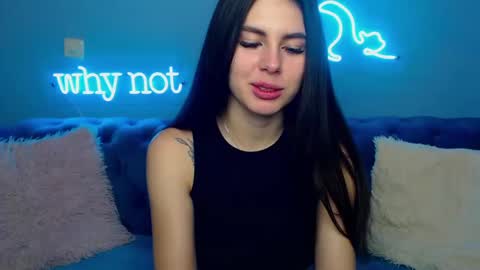 viollinalv online show from December 6, 5:53 am