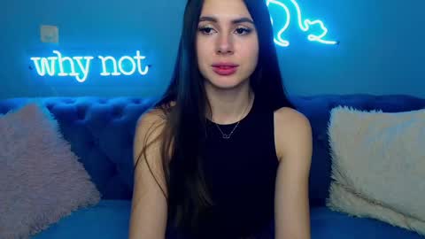 viollinalv online show from December 8, 11:46 am