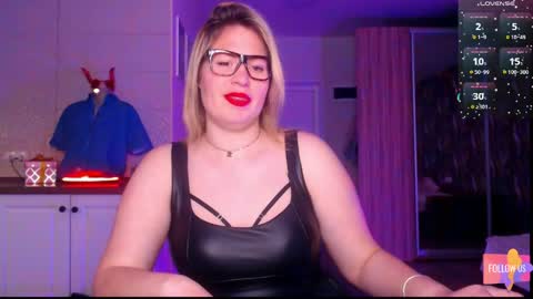 Snapshot of vip_sweetness chatting on April 1, 5:08 am vip sweetness online show from April 1, 5:08 am