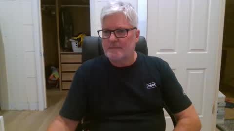viper654321 online show from May 5, 8:00 am