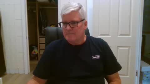 viper654321 online show from May 19, 1:11 am