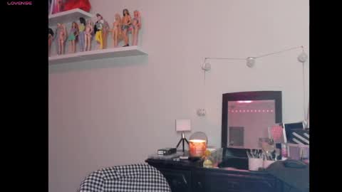 Snapshot of viperthedoll chatting on March 17, 2:38 am Viper online show from March 17, 2:38 am