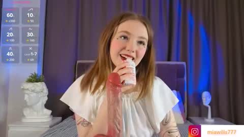 Mia  dont forget to thumbs up me online show from October 9, 10:02 am