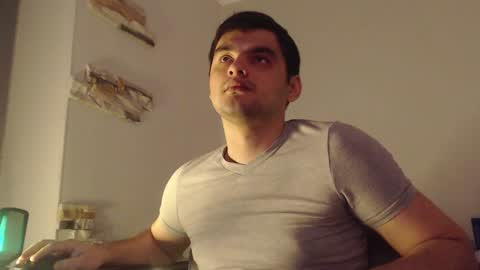 Snapshot of virgil____ chatting on December 4, 2:31 am virgil____ online show from December 4, 2:31 am