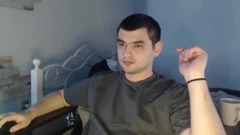 Snapshot of virgil____ chatting on March 10, 9:32 am virgil____ online show from March 10, 9:32 am