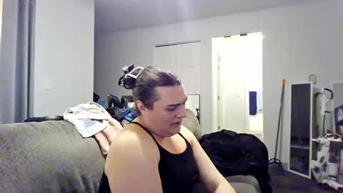 priscilla online show from October 3, 2:30 am