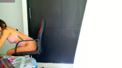 your virtual girlfriend online show from October 11, 3:54 pm