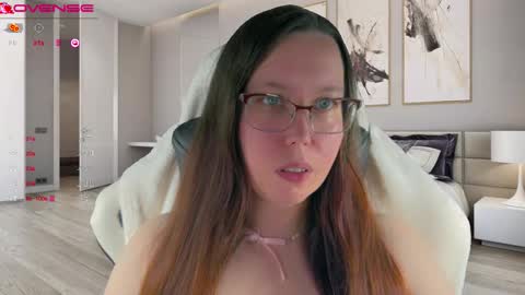 Snapshot of visecret chatting on September 21, 12:07 pm Victoria Romans online show from September 21, 12:07 pm