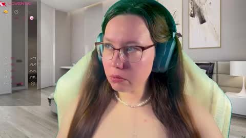 Snapshot of visecret chatting on October 19, 2:18 pm Victoria Romans online show from October 19, 2:18 pm