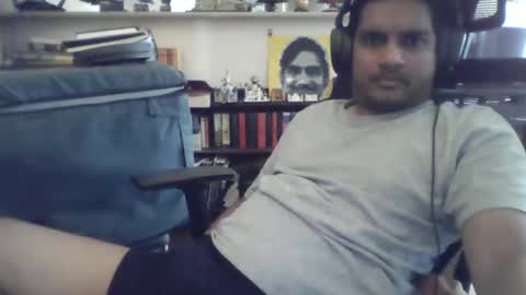 Snapshot of visionzzzz chatting on April 4, 3:38 am Visionzzzz online show from April 4, 3:38 am