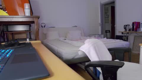 Snapshot of vitachef7 chatting on April 2, 6:05 pm viahuer7 online show from April 2, 6:05 pm