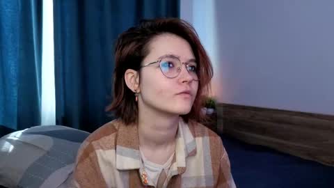 Lisa online show from March 24, 8:19 am