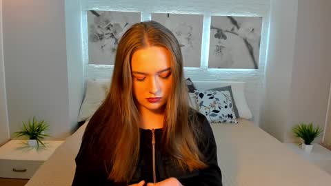 Snapshot of vitajoy_ chatting on December 15, 3:53 pm Vita online show from December 15, 3:53 pm
