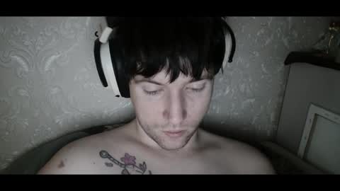 Snapshot of vitiligoboyy chatting on May 14, 2:07 am vitiligoboyy online show from May 14, 2:07 am