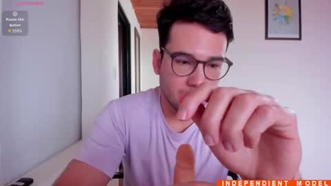 Vito Ferrer online show from October 26, 12:22 pm