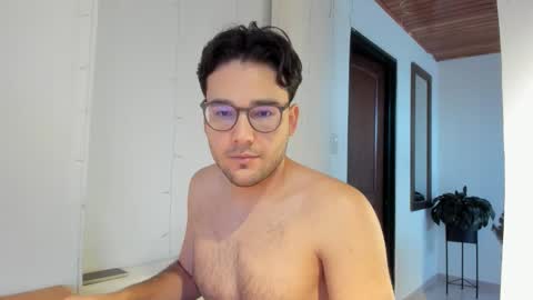 Vito Ferrer online show from December 14, 11:26 am