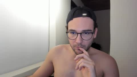 Vito Ferrer online show from March 10, 11:43 pm