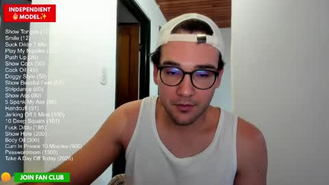 Snapshot of vito_ferrero chatting on April 28, 10:37 pm Vito Ferrer online show from April 28, 10:37 pm