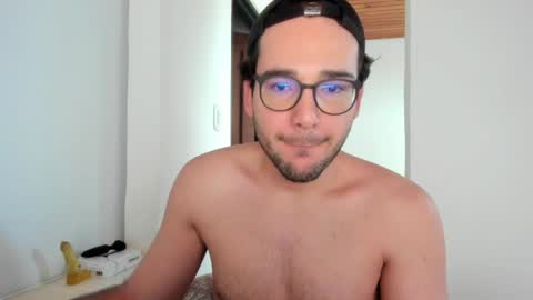 Snapshot of vito_ferrero chatting on May 6, 11:48 am Vito Ferrer online show from May 6, 11:48 am