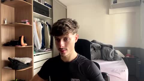 vitoraugustoxxx online show from November 1, 11:45 am