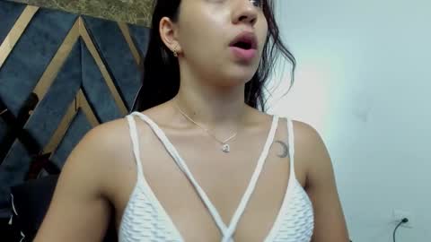 Snapshot of vittoria_conti_ chatting on March 3, 5:19 pm vittoria online show from March 3, 5:19 pm