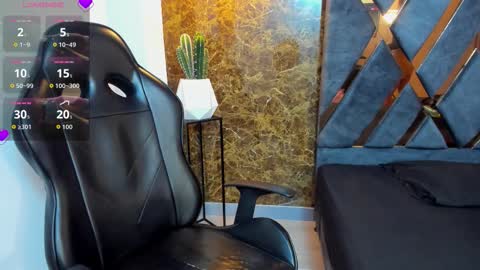 Snapshot of vittoria_conti_ chatting on March 23, 5:06 pm vittoria online show from March 23, 5:06 pm