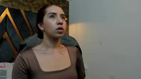 Snapshot of vittoria_conti_ chatting on April 4, 4:59 pm vittoria online show from April 4, 4:59 pm