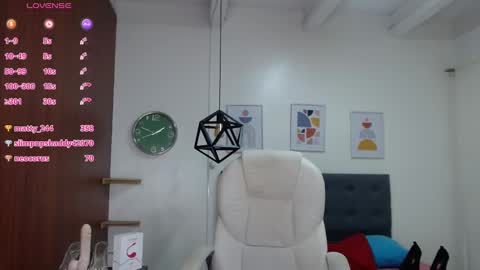 Snapshot of vittoria_lombardi07 chatting on December 26, 7:16 pm VITTORIA online show from December 26, 7:16 pm