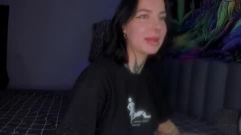 Snapshot of vivi__squirrel chatting on September 18, 7:21 am Vivi online show from September 18, 7:21 am