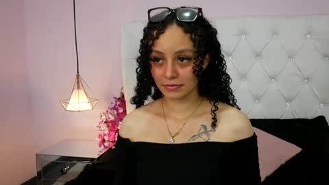 Snapshot of vivi_gh1 chatting on September 27, 4:06 am Vivi online show from September 27, 4:06 am