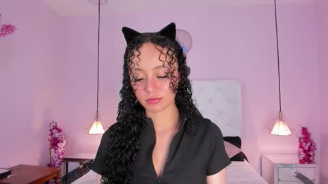 Snapshot of vivi_gh1 chatting on February 20, 4:31 am Vivi online show from February 20, 4:31 am