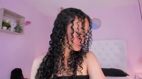 Snapshot of vivi_gh1 chatting on March 3, 3:34 am Vivi online show from March 3, 3:34 am