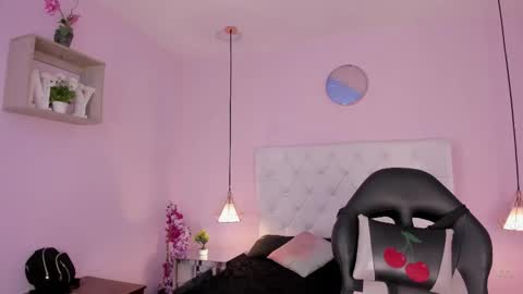 Snapshot of vivi_gh1 chatting on March 24, 3:55 am Vivi online show from March 24, 3:55 am