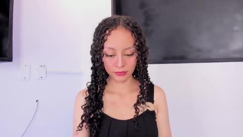 Vivi online show from May 10, 3:33 am
