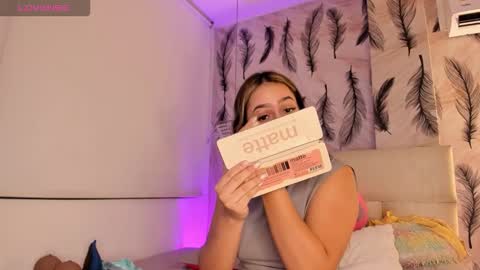 Snapshot of vivi_prinncess chatting on February 6, 11:41 pm Viviana online show from February 6, 11:41 pm