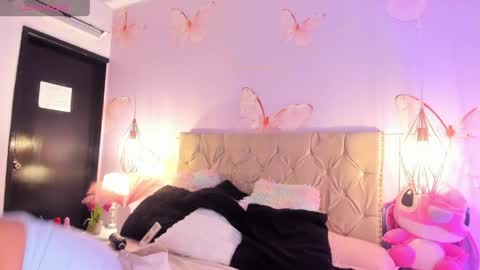 Snapshot of vivi_prinncess chatting on March 22, 9:40 pm Viviana online show from March 22, 9:40 pm