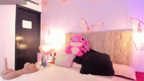 Snapshot of vivi_prinncess chatting on April 2, 1:14 am Viviana online show from April 2, 1:14 am