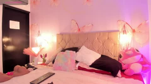 Snapshot of vivi_prinncess chatting on April 2, 4:59 pm Viviana online show from April 2, 4:59 pm